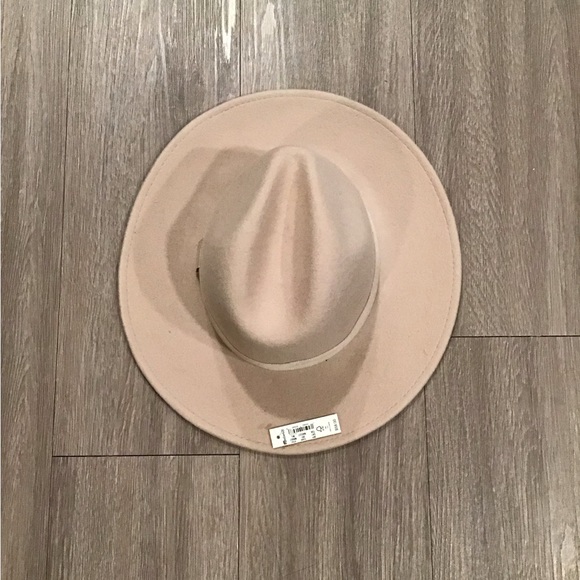 Madewell Accessories - NEW Madewell 100% Wool hat